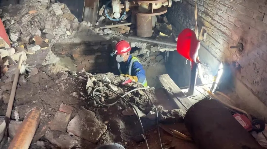 1718768042101180.jpg 640.webp.jpg